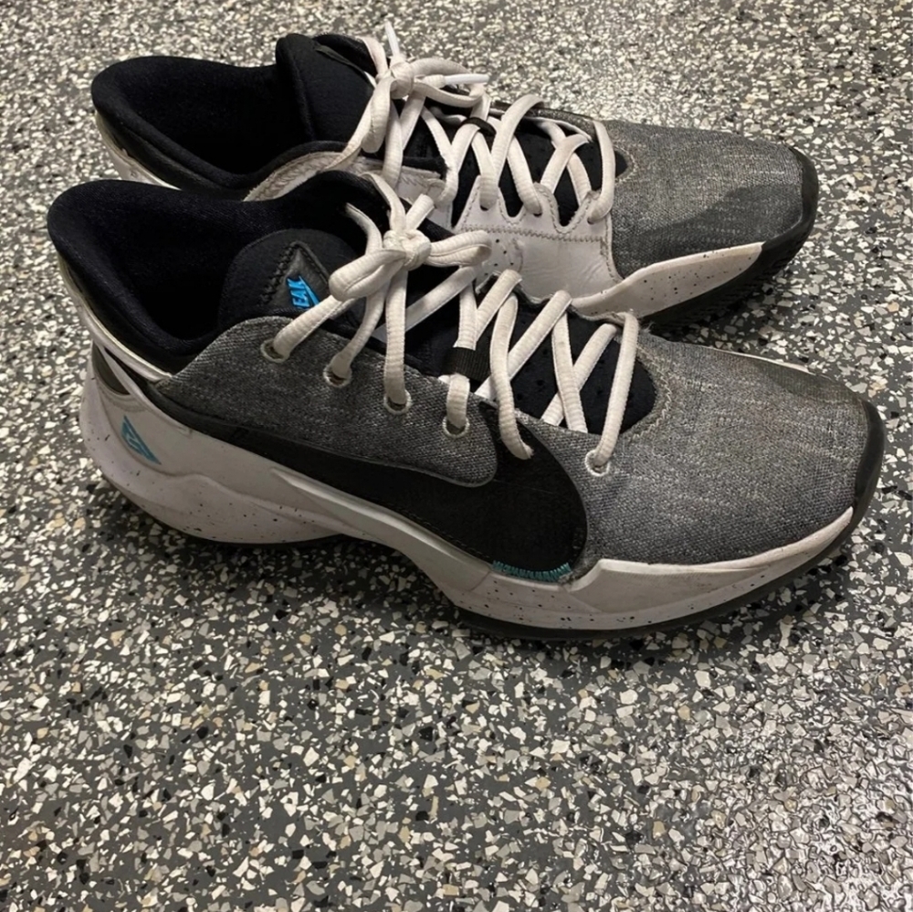 Nike On Hold